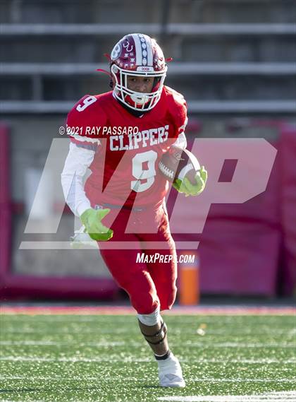 Thumbnail 1 in Garden City vs Bellport Long Island Class II Championship photogallery.