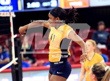 Thumbnail 2 in Marvin Ridge vs. D.H. Conley (NCHSAA 3A Final) photogallery.