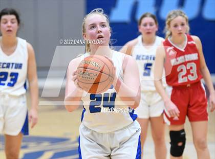 Thumbnail 2 in Decatur vs Glen Rose (UIL 4A Area Playoff) photogallery.