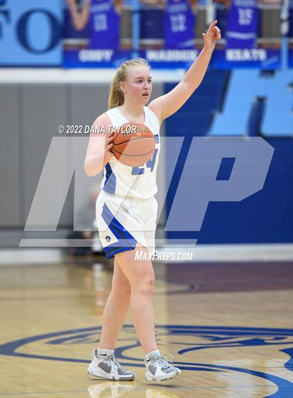 Thumbnail 3 in Decatur vs Glen Rose (UIL 4A Area Playoff) photogallery.