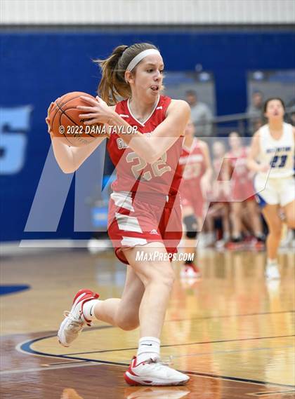 Thumbnail 1 in Decatur vs Glen Rose (UIL 4A Area Playoff) photogallery.