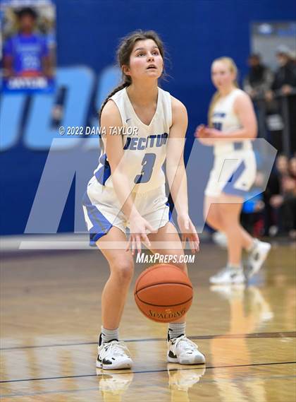 Thumbnail 2 in Decatur vs Glen Rose (UIL 4A Area Playoff) photogallery.