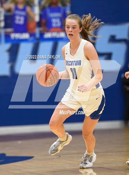 Thumbnail 2 in Decatur vs Glen Rose (UIL 4A Area Playoff) photogallery.