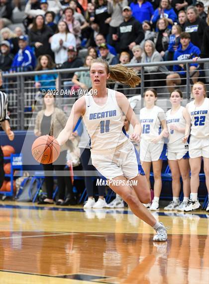 Thumbnail 2 in Decatur vs Glen Rose (UIL 4A Area Playoff) photogallery.