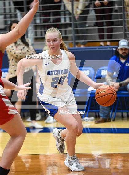 Thumbnail 3 in Decatur vs Glen Rose (UIL 4A Area Playoff) photogallery.
