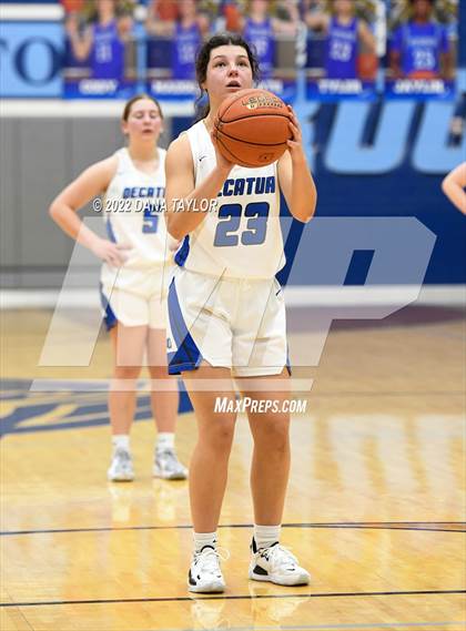 Thumbnail 1 in Decatur vs Glen Rose (UIL 4A Area Playoff) photogallery.