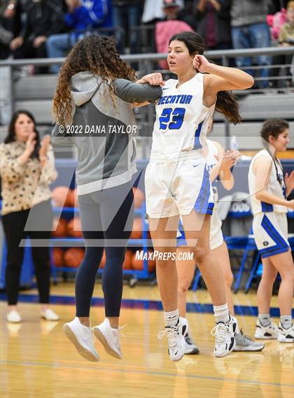 Thumbnail 1 in Decatur vs Glen Rose (UIL 4A Area Playoff) photogallery.