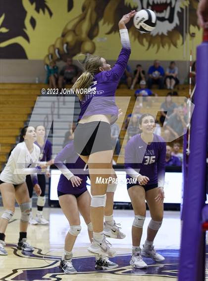 Thumbnail 2 in Fort Wayne Blackhawk Christian @ Leo photogallery.