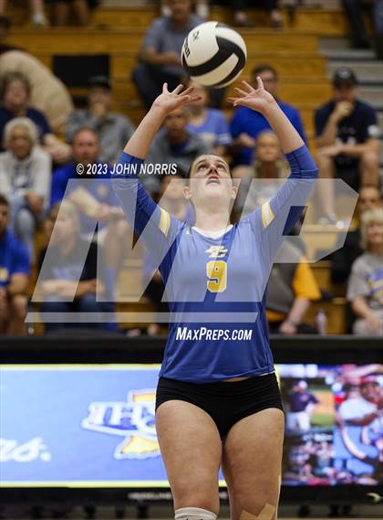 Thumbnail 2 in Fort Wayne Blackhawk Christian @ Leo photogallery.