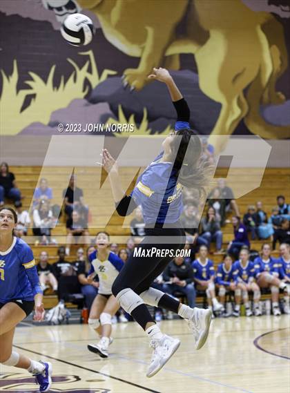 Thumbnail 3 in Fort Wayne Blackhawk Christian @ Leo photogallery.
