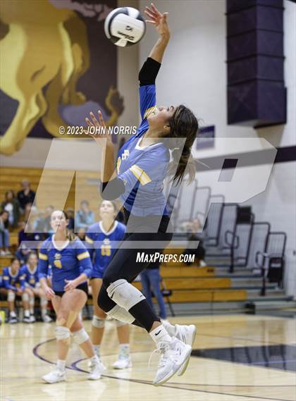Thumbnail 3 in Fort Wayne Blackhawk Christian @ Leo photogallery.
