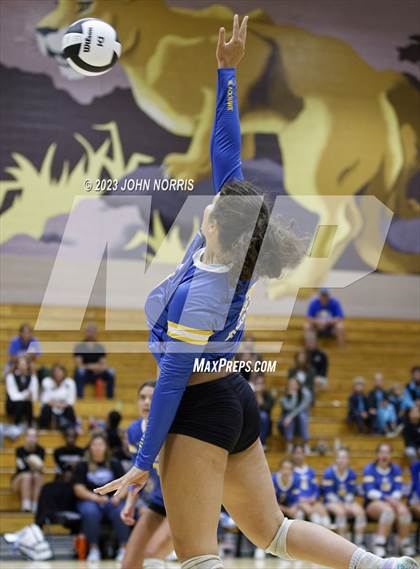 Thumbnail 1 in Fort Wayne Blackhawk Christian @ Leo photogallery.