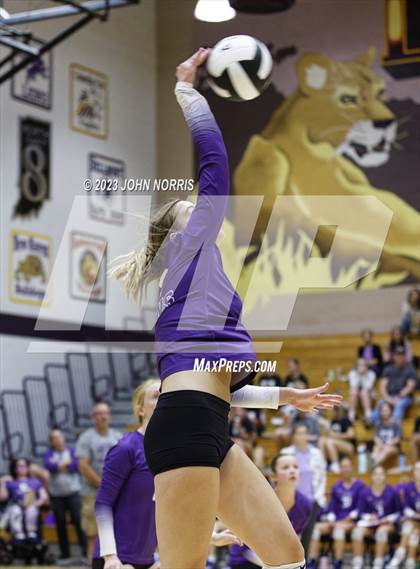 Thumbnail 3 in Fort Wayne Blackhawk Christian @ Leo photogallery.