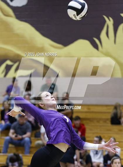 Thumbnail 2 in Fort Wayne Blackhawk Christian @ Leo photogallery.