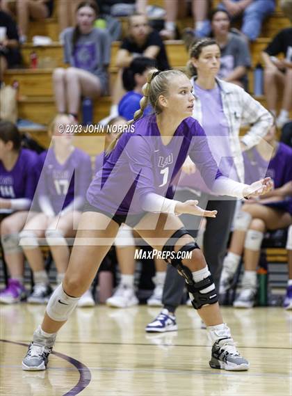 Thumbnail 3 in Fort Wayne Blackhawk Christian @ Leo photogallery.