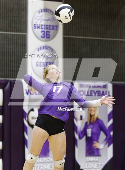 Thumbnail 1 in Fort Wayne Blackhawk Christian @ Leo photogallery.