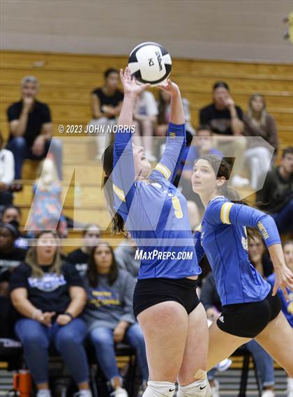 Thumbnail 2 in Fort Wayne Blackhawk Christian @ Leo photogallery.