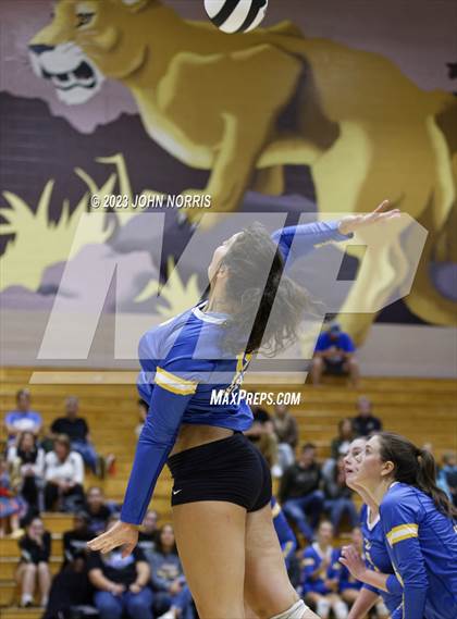 Thumbnail 2 in Fort Wayne Blackhawk Christian @ Leo photogallery.
