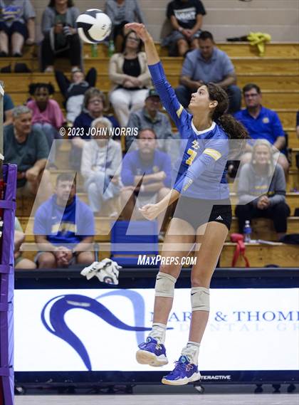 Thumbnail 3 in Fort Wayne Blackhawk Christian @ Leo photogallery.