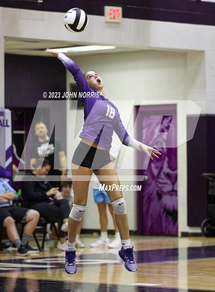 Thumbnail 3 in Fort Wayne Blackhawk Christian @ Leo photogallery.