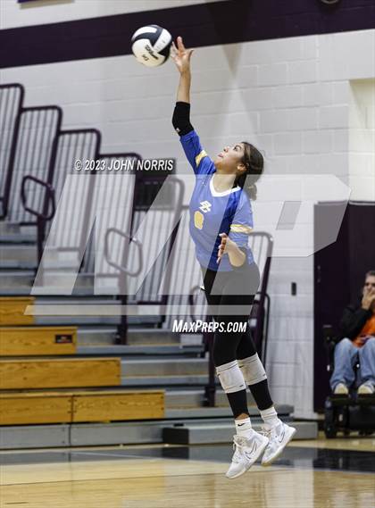 Thumbnail 3 in Fort Wayne Blackhawk Christian @ Leo photogallery.