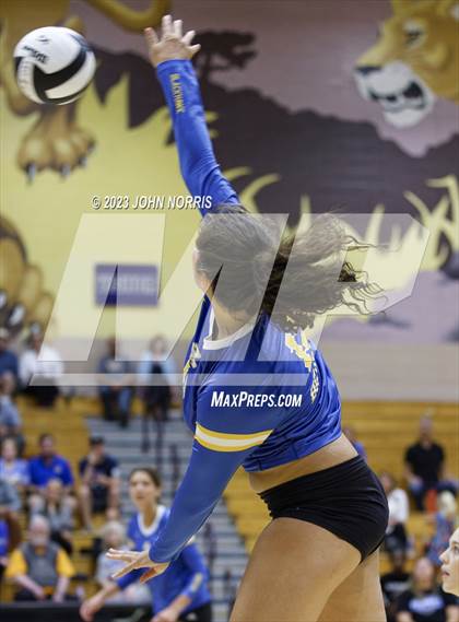 Thumbnail 3 in Fort Wayne Blackhawk Christian @ Leo photogallery.