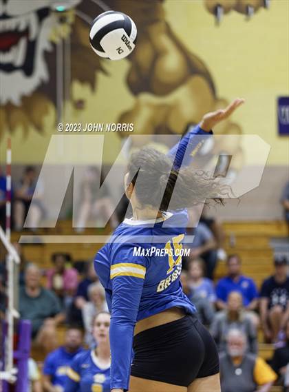 Thumbnail 3 in Fort Wayne Blackhawk Christian @ Leo photogallery.