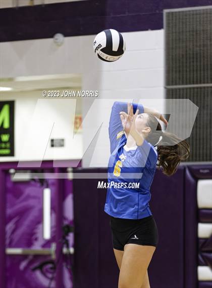 Thumbnail 2 in Fort Wayne Blackhawk Christian @ Leo photogallery.