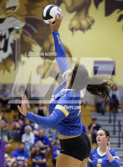 Thumbnail 1 in Fort Wayne Blackhawk Christian @ Leo photogallery.
