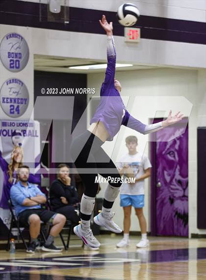 Thumbnail 2 in Fort Wayne Blackhawk Christian @ Leo photogallery.