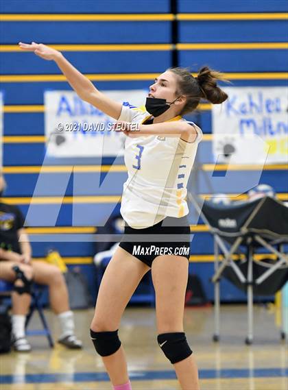 Thumbnail 3 in El Camino @ Del Campo photogallery.
