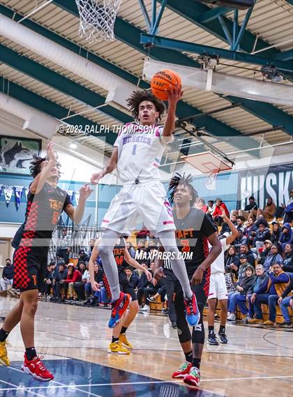 Thumbnail 2 in Sheldon v Taft (Proving Grounds '22 @ Sheldon High) photogallery.
