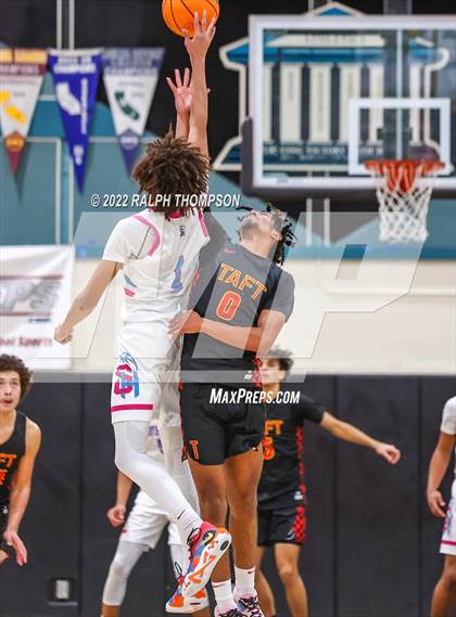 Thumbnail 2 in Sheldon v Taft (Proving Grounds '22 @ Sheldon High) photogallery.