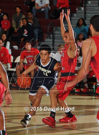 Thumbnail 2 in Harvard-Westlake vs. St. John Bosco (MaxPreps Holiday Classic Gatorade Championship) photogallery.