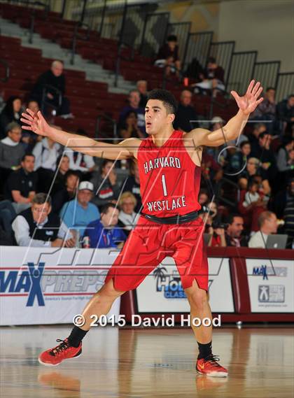Thumbnail 3 in Harvard-Westlake vs. St. John Bosco (MaxPreps Holiday Classic Gatorade Championship) photogallery.