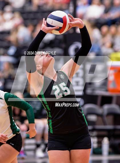 Thumbnail 3 in Payson vs. Hillcrest (UHSAA 4A Second Round) photogallery.