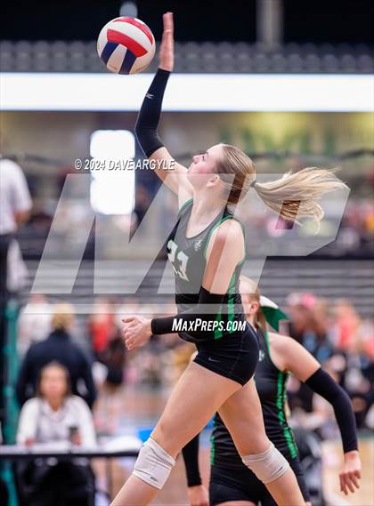 Thumbnail 3 in Payson vs. Hillcrest (UHSAA 4A Second Round) photogallery.