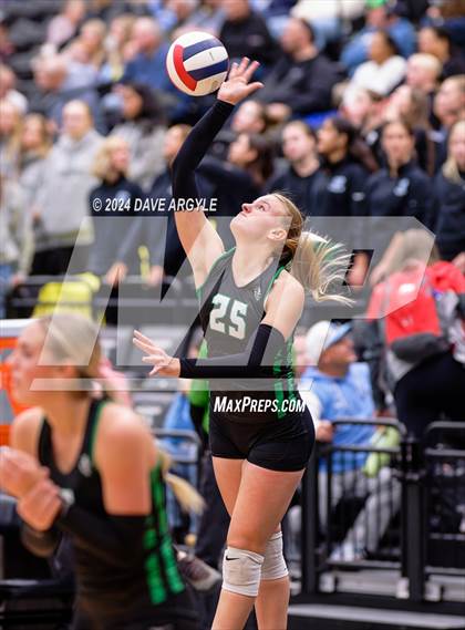 Thumbnail 3 in Payson vs. Hillcrest (UHSAA 4A Second Round) photogallery.