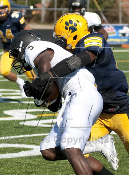 Thumbnail 3 in Paramus Catholic @ St. Ignatius photogallery.