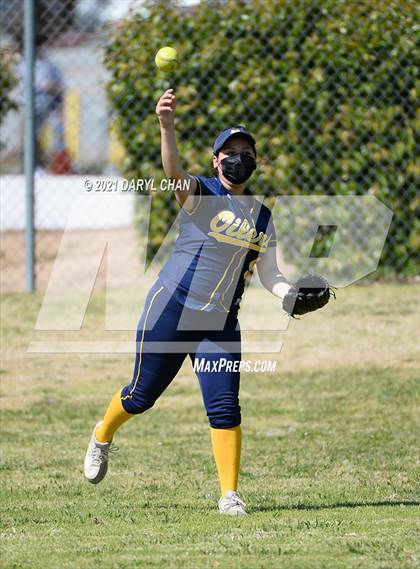 Thumbnail 1 in Schurr @ Montebello photogallery.