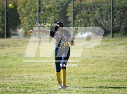 Thumbnail 1 in Schurr @ Montebello photogallery.