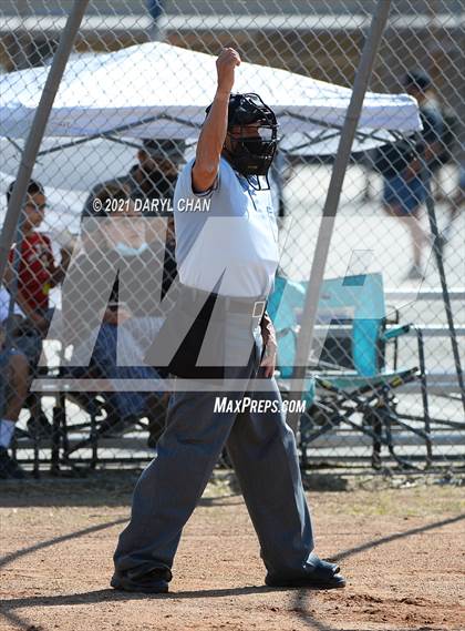 Thumbnail 2 in Schurr @ Montebello photogallery.