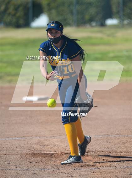 Thumbnail 2 in Schurr @ Montebello photogallery.