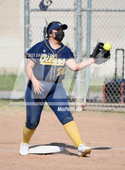 Thumbnail 1 in Schurr @ Montebello photogallery.