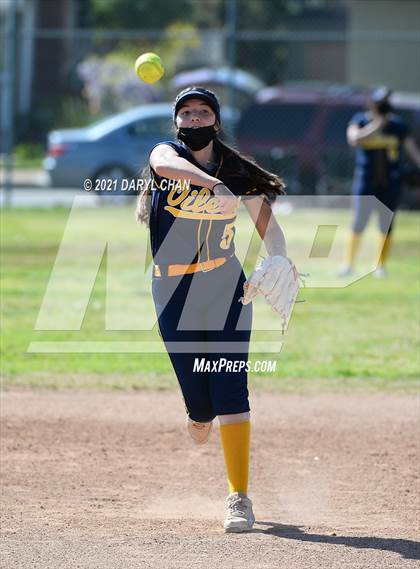Thumbnail 1 in Schurr @ Montebello photogallery.