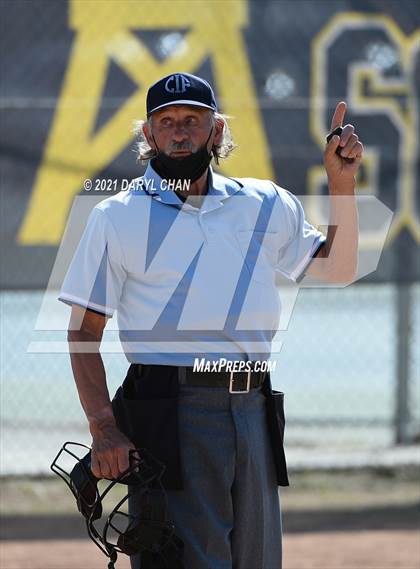 Thumbnail 2 in Schurr @ Montebello photogallery.