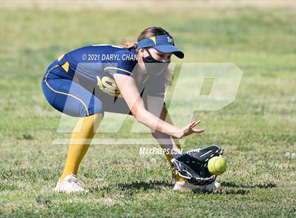 Thumbnail 1 in Schurr @ Montebello photogallery.
