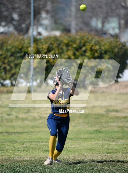 Thumbnail 1 in Schurr @ Montebello photogallery.