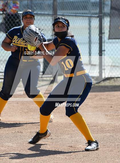 Thumbnail 2 in Schurr @ Montebello photogallery.