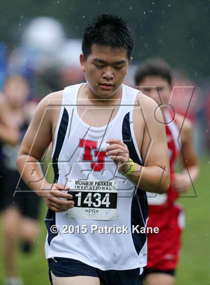 Thumbnail 3 in Fr: Monroe Parker Invitational photogallery.